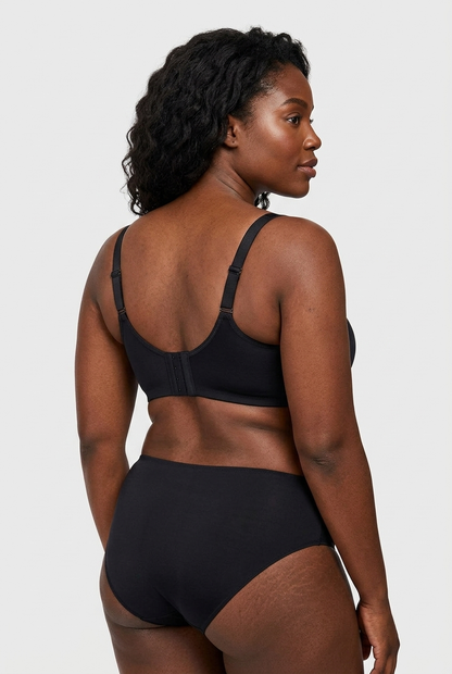 Black model - back, black minimizer bra